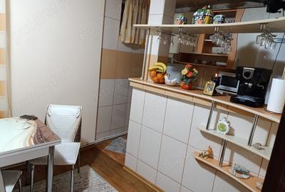 Apartament cu 3 camere decomandat în Dărmănești
