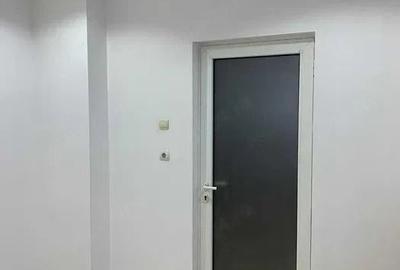 Spațiu comercial, de 12 mp, în Romană