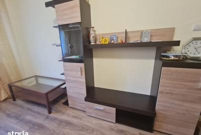 Apartament cu 3 camere decomandat în Tractorul - 4