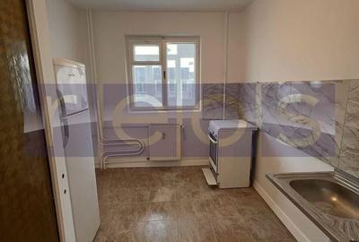 Apartament cu 3 camere decomandat în Dristor