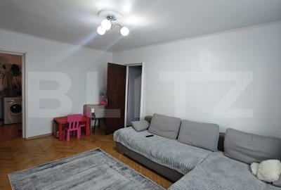 Apartament cu 3 camere semidecomandat, mobilat în Războieni