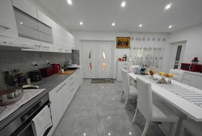 Casă cu 3 camere în Central - 2
