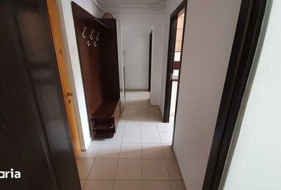 Apartament cu 2 camere decomandat, mobilat în Calea București