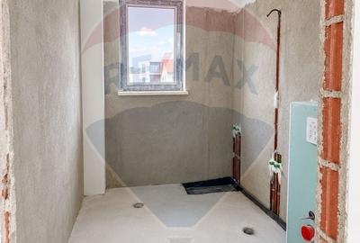 Apartament cu 3 camere în 1 Mai