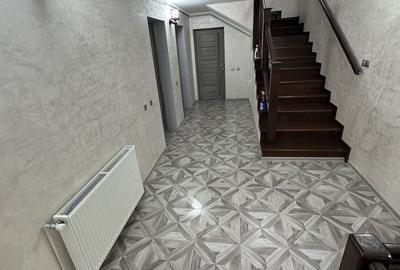 Casă cu 8 camere cu Teren 2800 Mp în Milcoiu - 13