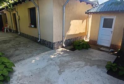 Casă cu 4 camere cu Teren 443 Mp în Cazasu