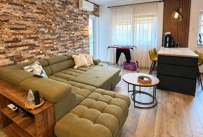 Apartament cu 2 camere semidecomandat în Ghiroda