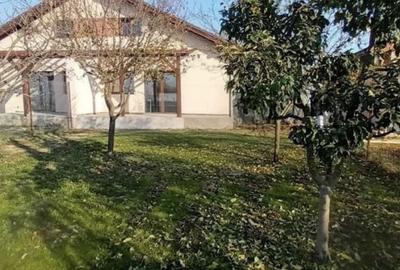 Casă cu 3 camere în Săcălaz
