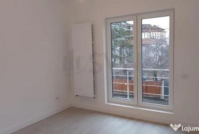 Casă cu 4 camere cu Teren 300 Mp în Bucureștii Noi