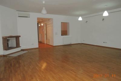 Casă cu 5 camere cu Teren 204 Mp în Băneasa