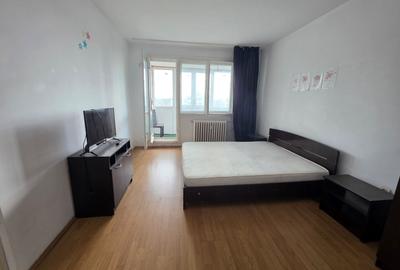 Apartament cu 2 camere decomandat în Titan