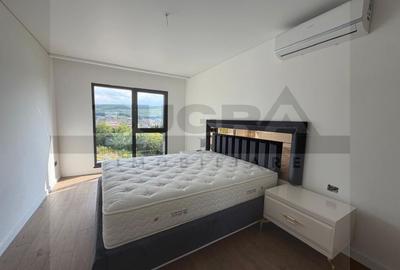 Apartament cu 4 camere semidecomandat, mobilat în Zorilor