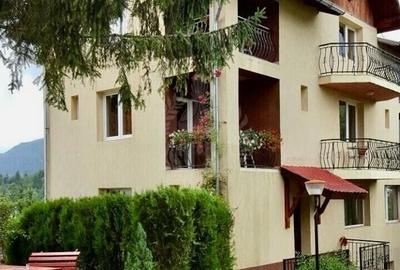 Casă individuală cu 7 camere cu Canalizare în Central
