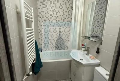 Apartament cu 2 camere semidecomandat în Centrul Civic