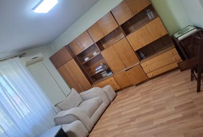 Apartament cu 2 camere decomandat în Calea Călărașilor