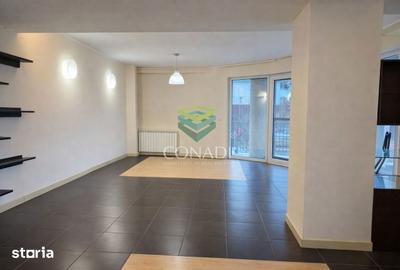 Apartament cu 4 camere decomandat în Băneasa