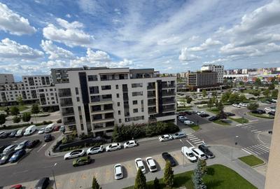 Apartament cu 2 camere decomandat în Tractorul