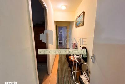Apartament cu 3 camere semidecomandat în Vest