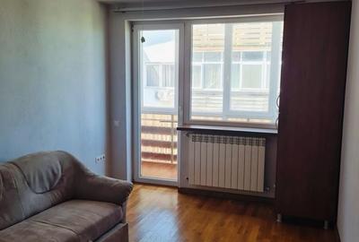 Apartament cu 4 camere decomandat în Ștrand