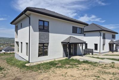 Casă cu 4 camere în Jucu - 3