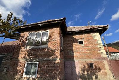 Casă cu Teren 470 Mp în Podeni - 7