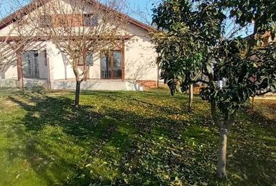 Casă cu 3 camere cu Teren 110 Mp în Săcălaz