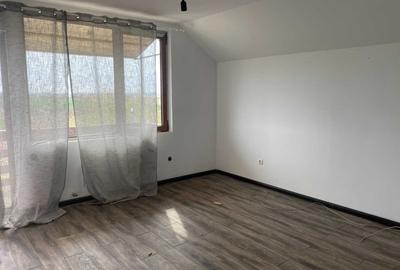 Casă cu 4 camere decomandat în Gorgota - 5
