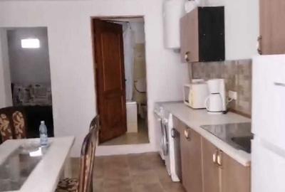 Apartament cu 3 camere decomandat în Central - 1