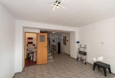 Vila de inchiriat, nemobilata, multifunctionala,  Aparatorii Patriei - 25