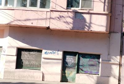 Spațiu comercial, de 96 mp, în Central - 3