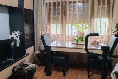 Apartament cu 3 camere decomandat în Central - 1