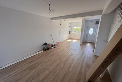 Duplex cu 4 camere cu Canalizare în Moșnița Nouă - 2