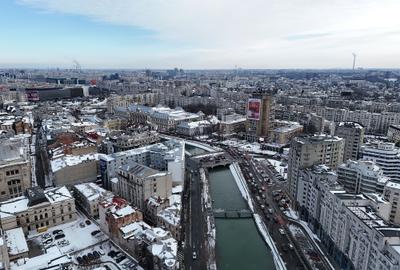 Birou, de 3,560 mp, în P-ța Unirii - 8