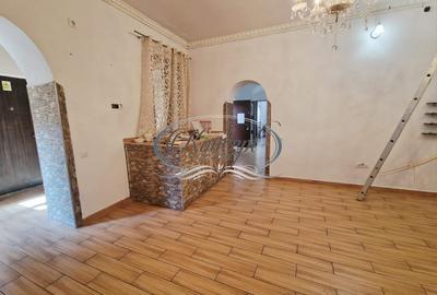 Spațiu comercial, de 196 mp, în Central - 4