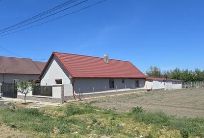 Casă cu 4 camere în Șimand - 4