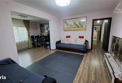 Apartament cu 3 camere semidecomandat în Central