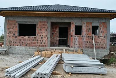 Casă cu 3 camere cu Teren 365 Mp în Mihăilești - 2