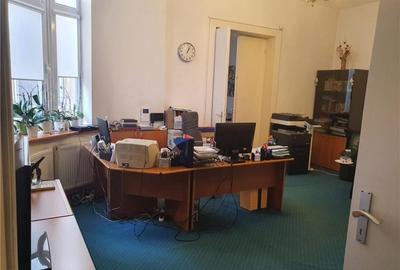 Apartament cu 5 camere decomandat în Cișmigiu