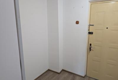 Garsoniera,în bloc mixt, în zona Mihai Bravu-Prosper-construit în anul 1980 - 6