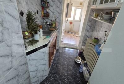 Apartament 3 camere, semidecomandat, zona 8 Mai - 5