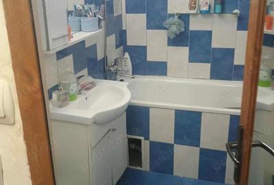 Inchiriez apartament 2 camere zona scoala Nr 2 - 6