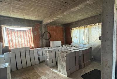 Vila duplex 4 camere 100mp, la rosu, cu toate utilitatile, 2 - 4