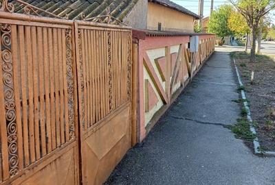 Casă cu 5 camere în Cuza Vodă