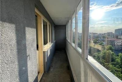 Apartament 3 camere + 2 balcoane cu o priveliste senzationala si pe fata si pe s - 3