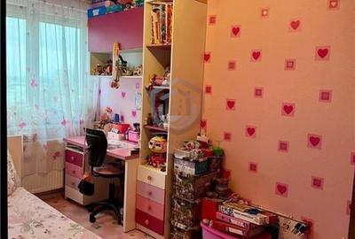 Apartament cu 4 camere, cu vedere spre cris - 9