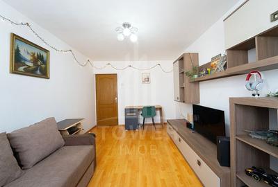 Apartament cu 2 camere decomandat, mobilat în Valea Aurie