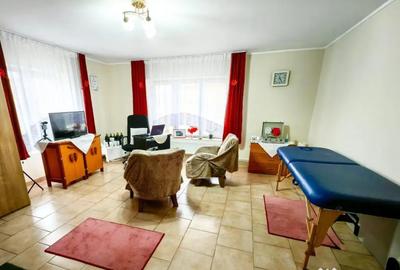 Casă cu 4 camere cu Teren 1160 Mp în Central - 1