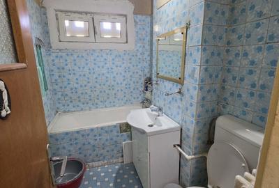 Apartament cu 3 camere decomandat în Titan