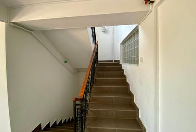 Spatiu comercial, stradal, de inchiriat - 25