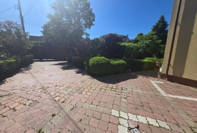 Casa individuala cu piscina. P+1+M. zona foarte buna - 4